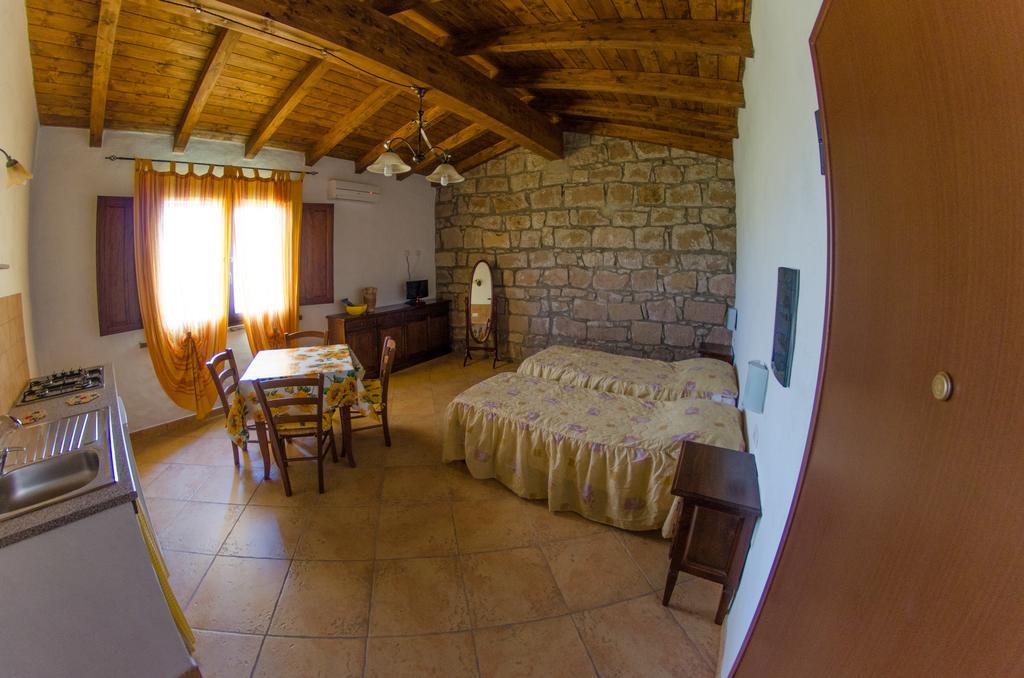 Il Rudere Apartment Gonnesa Ruang foto
